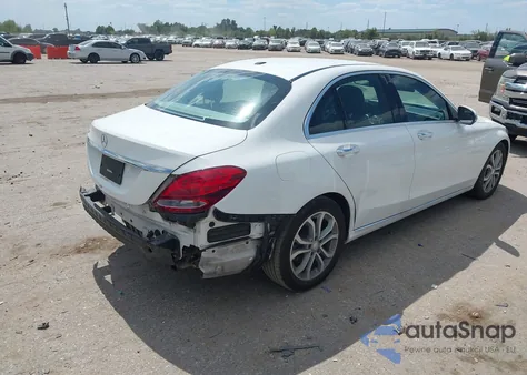 2016 Mercedes-Benz C 300 из США, поврежденный, VIN 55SWF4JB8GU177132